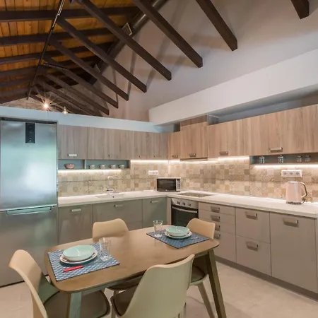 Spílion Casa Leone, Cosy Apartment Overlooking The Square מראה חיצוני תמונה