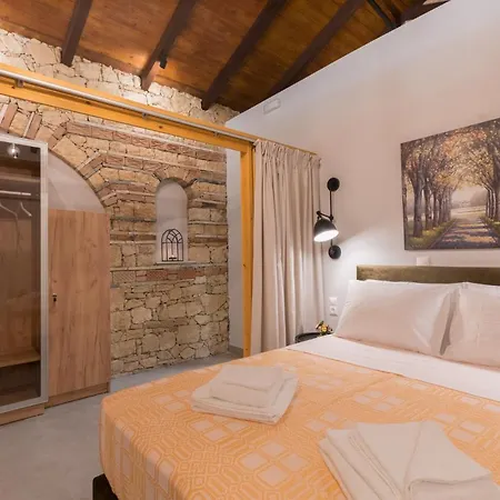 Spílion Casa Leone, Cosy Apartment Overlooking The Square מראה חיצוני תמונה