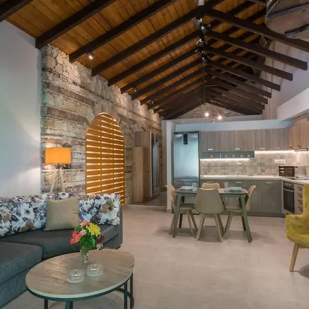 Spílion Casa Leone, Cosy Apartment Overlooking The Square מראה חיצוני תמונה