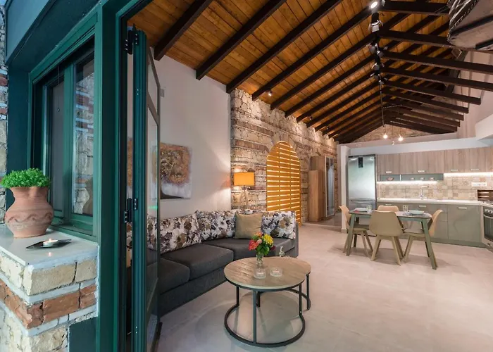 Casa Leone, Cosy Apartment Overlooking The Square