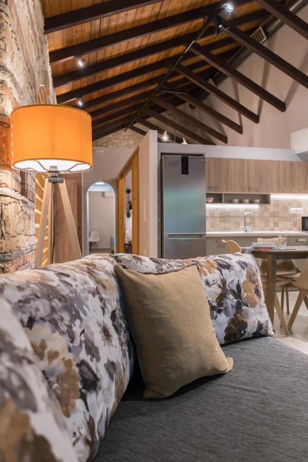 Casa Leone, Cosy Overlooking The Square Apartment *